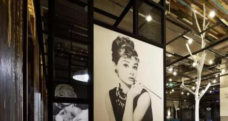 「融創(chuàng)春風(fēng)十里」售樓中心，光影演繹的自然之道！