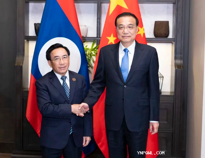 李克強(qiáng)會(huì)見(jiàn)老撾總理潘坎